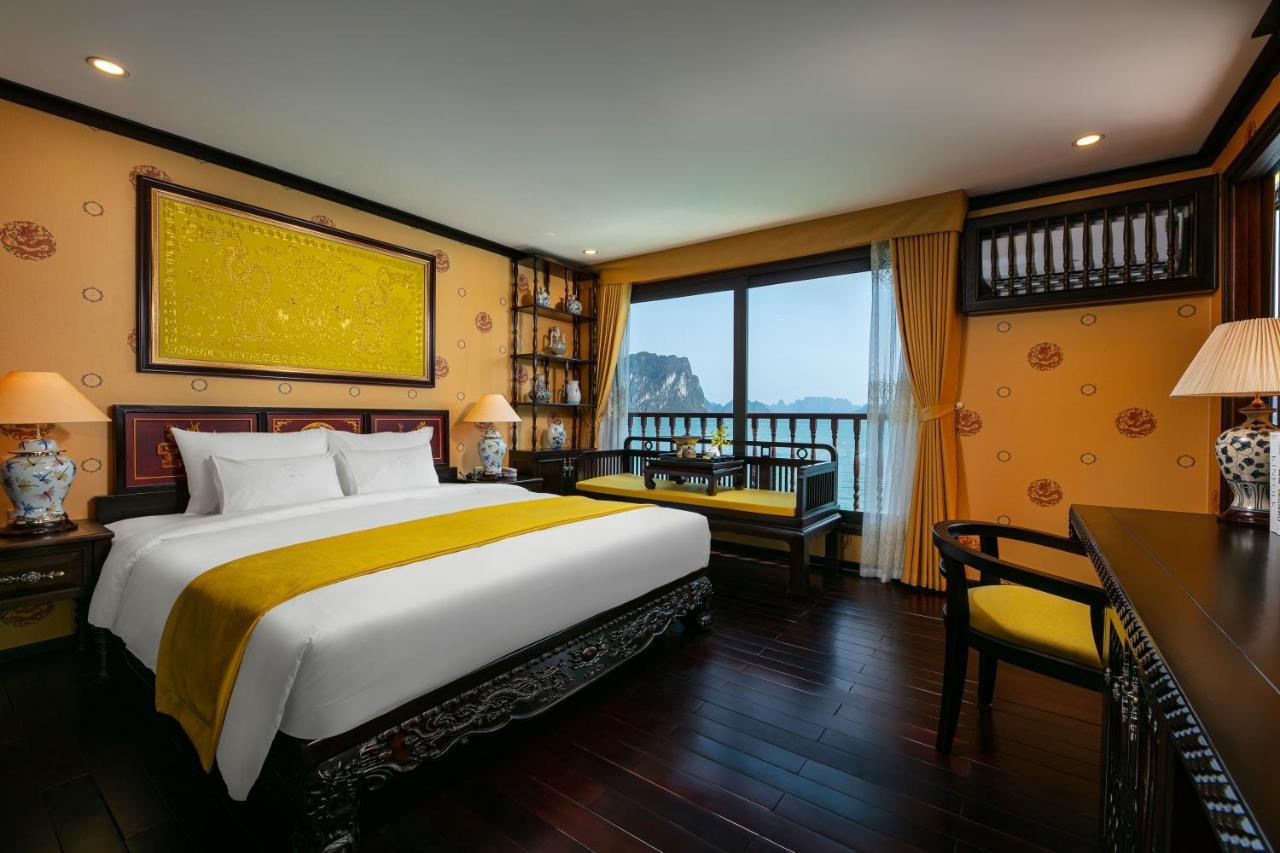 Nostalgia Halong Cruise Hotel Ha Long Exterior foto