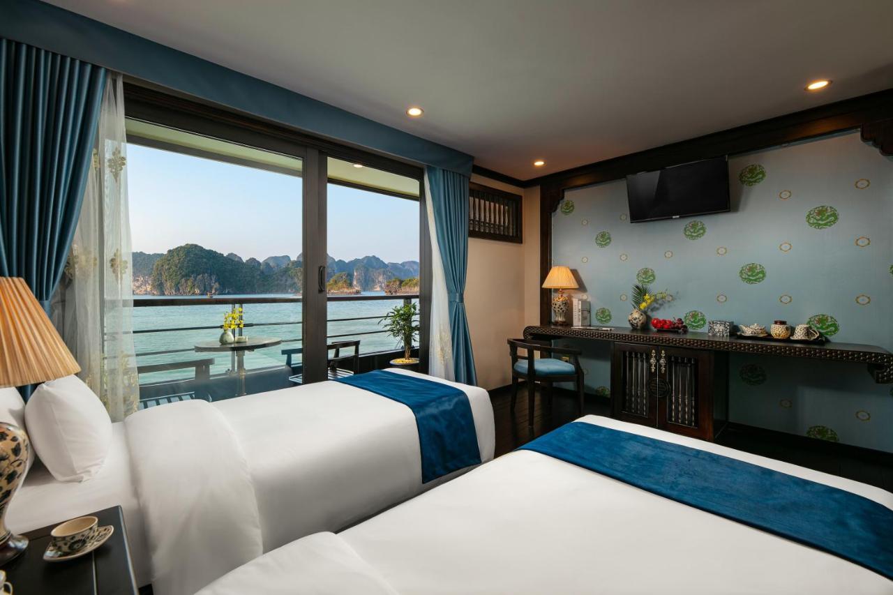 Nostalgia Halong Cruise Hotel Ha Long Exterior foto