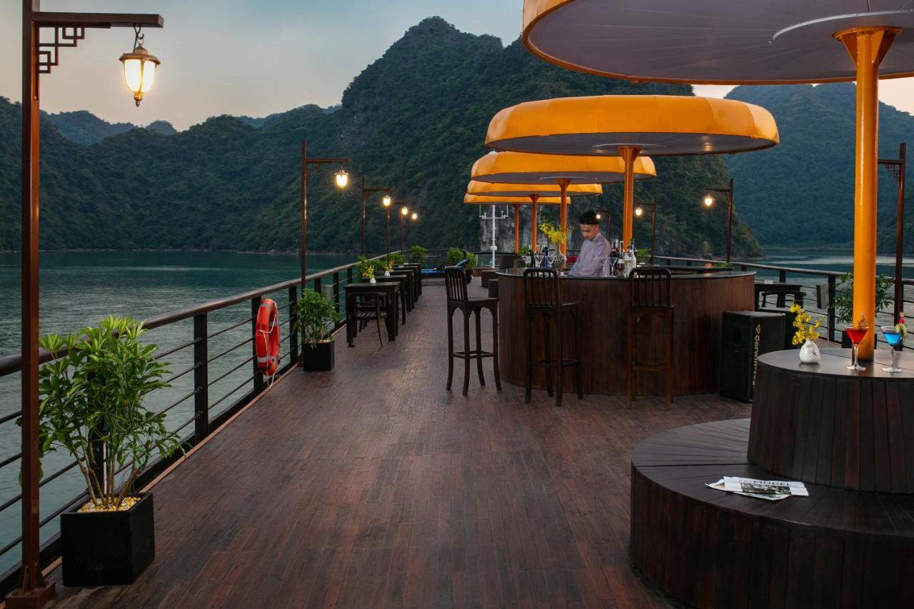 Nostalgia Halong Cruise Hotel Ha Long Exterior foto