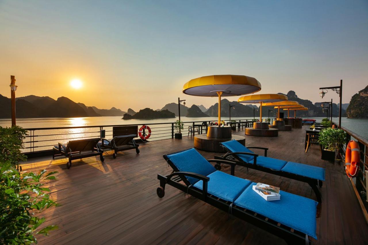 Nostalgia Halong Cruise Hotel Ha Long Exterior foto